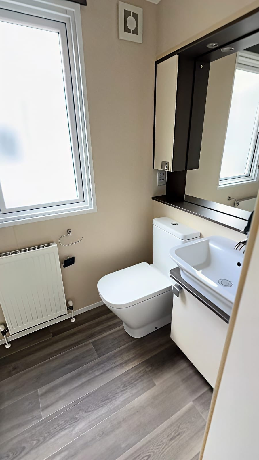 Chalet Résidentiel Compact et Moderne – 53 m²