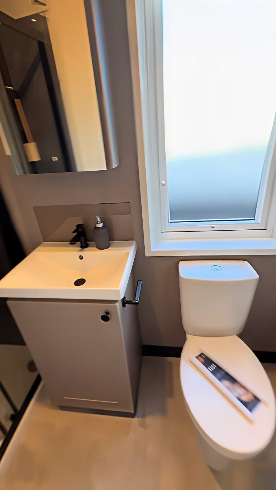 Magnifique Chalet Résidentiel Moderne de 74 m² à Vendre – Confort, Élégance et Espace
