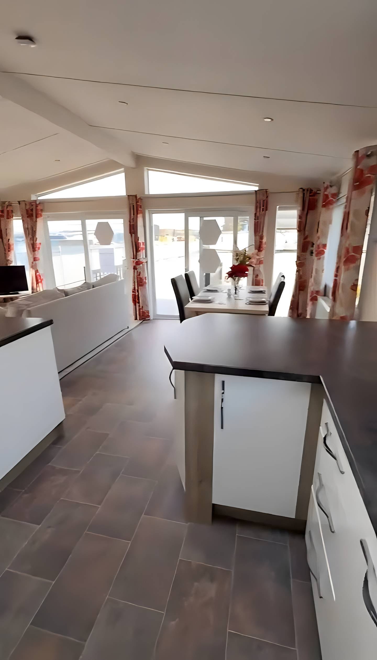Lodge Résidentiel Haut de Gamme – 74 m² | 2 Chambres | 12,19 m x 6,10 m