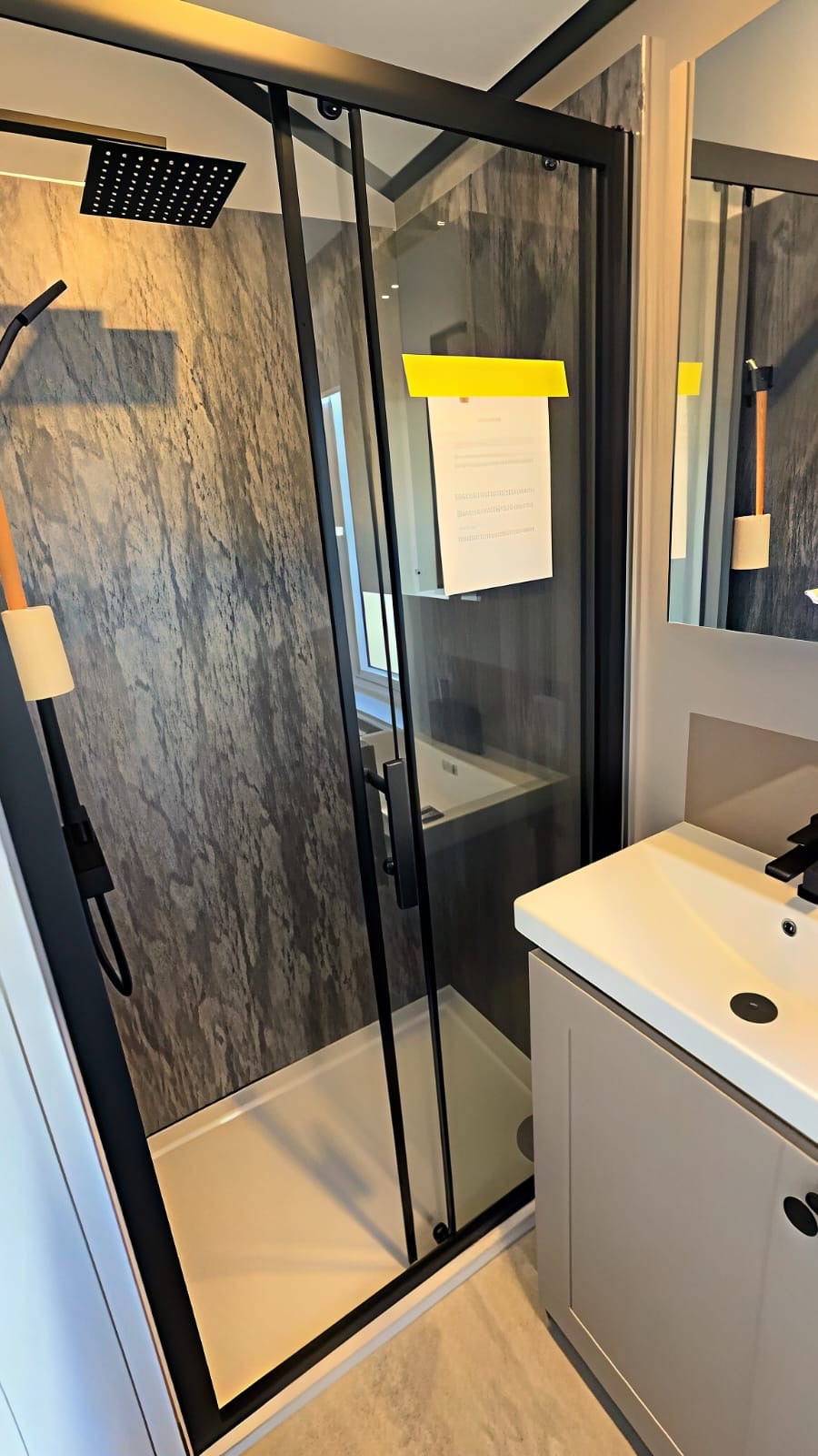 Magnifique Chalet Résidentiel Moderne de 74 m² à Vendre – Confort, Élégance et Espace
